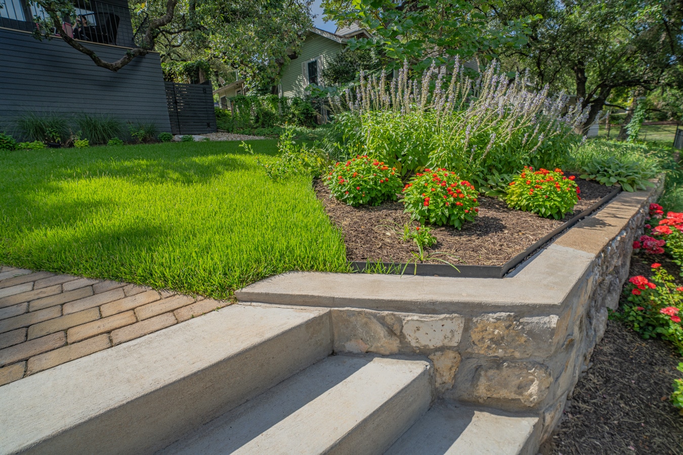 Terraced Front Garden — photo 1