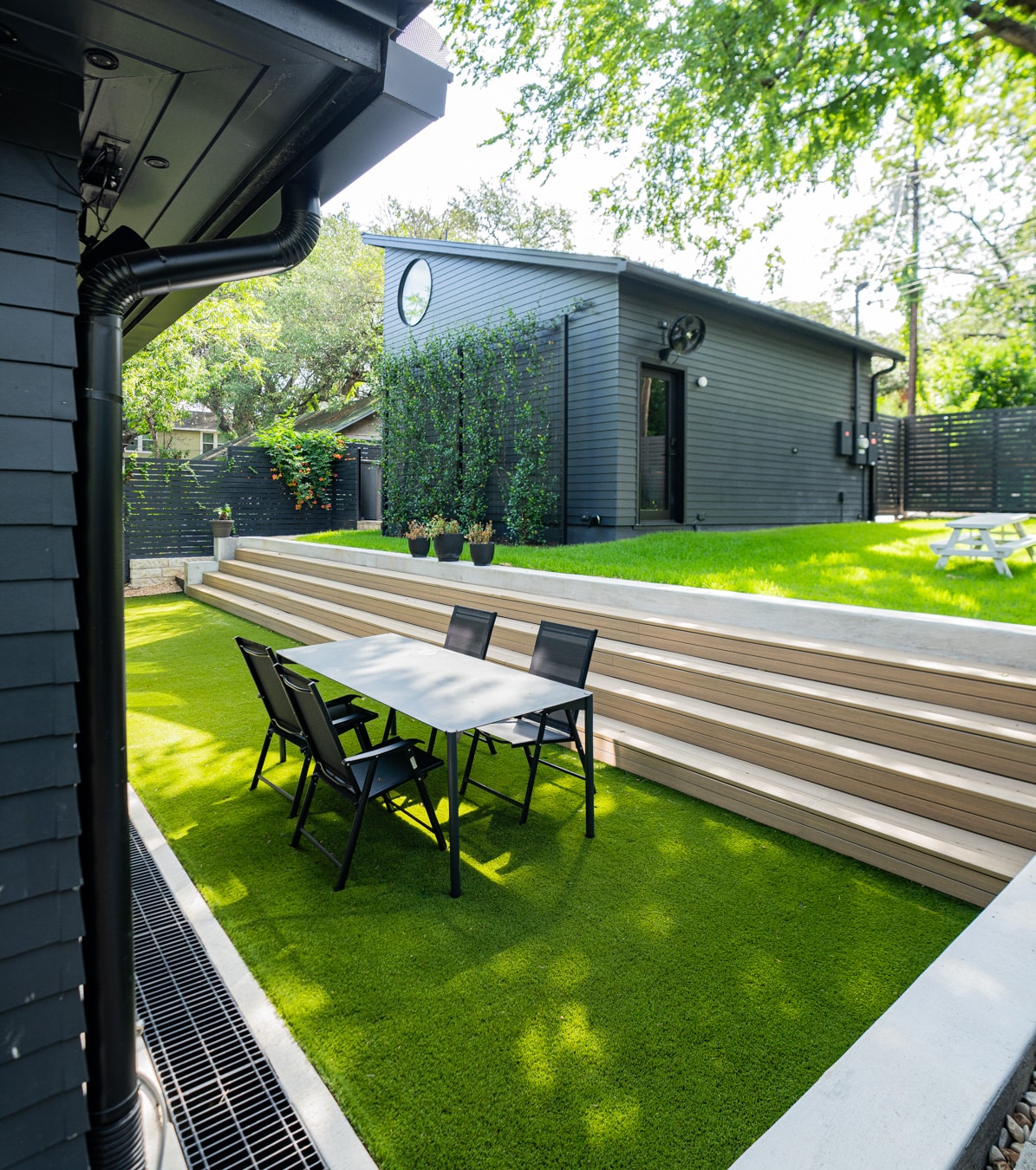 Terraced Front Garden — photo 4